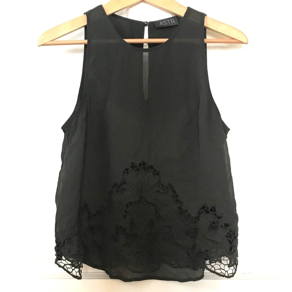 ASTR forest green crochet trim sheer overlay top - Picture 3 of 11